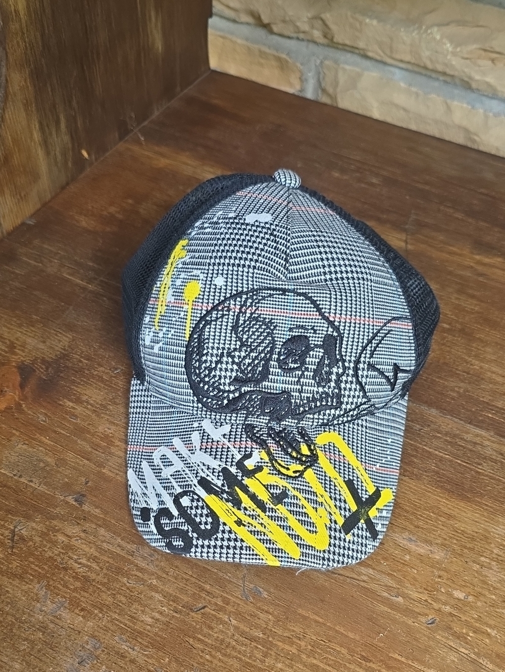 Boys Skull Graphic Trucker Hat in Black, Gray & Yellow